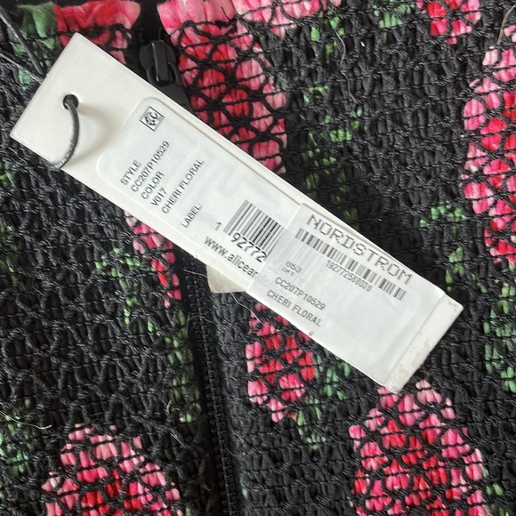 Alice + Olivia Fit & Flare Ruffle Sleeve Floral Mini Dress Size 6 - Picture 4 of 5